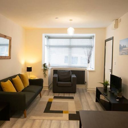 Luxe Living City Apartment - Beach, Wifi, Parking Swansea Exterior photo