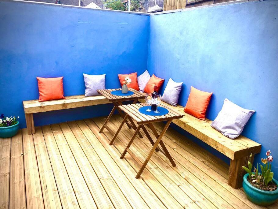 Luxe Living City Apartment - Beach, Wifi, Parking Swansea Exterior photo